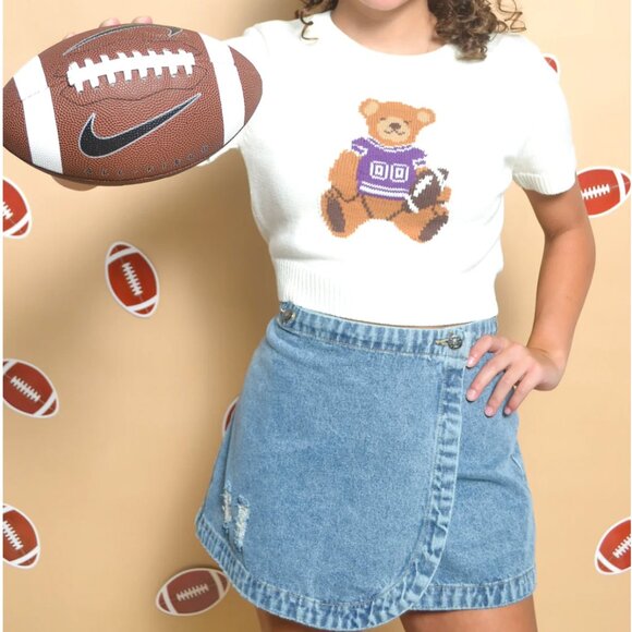 LE LIS Women's Football Purple Teddy Bear Crop S/S Gameday Sweater - Ivory - Picture 2 of 3